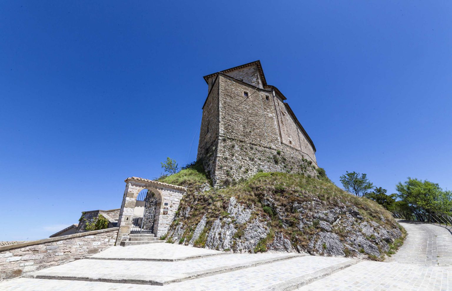 Visita e oficina no castelo de Frontone